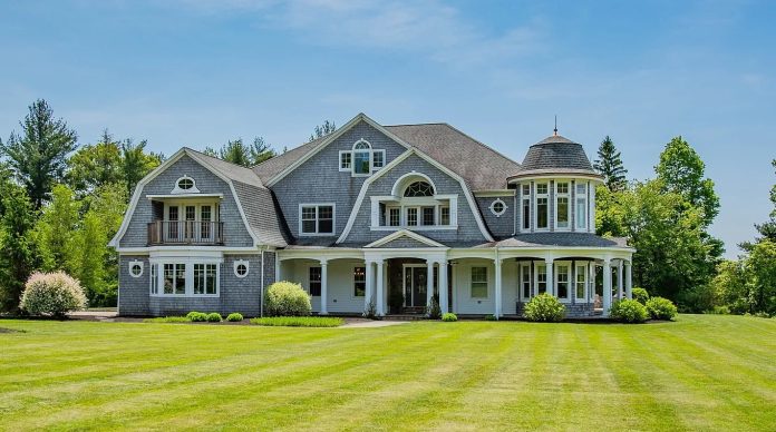562 Upper Grassy Hill Rd1Cover