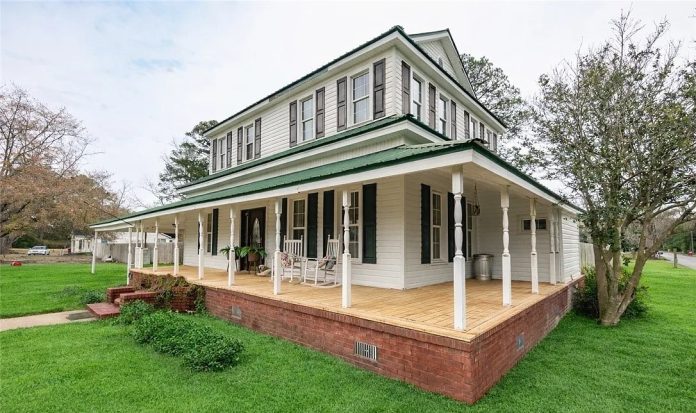 5661 E Railroad Ave Cover